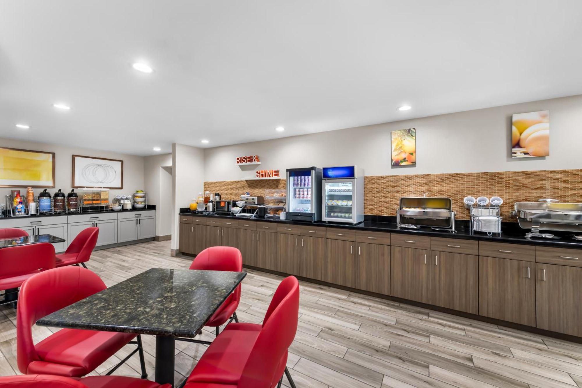 Comfort West - Farragut Hotel